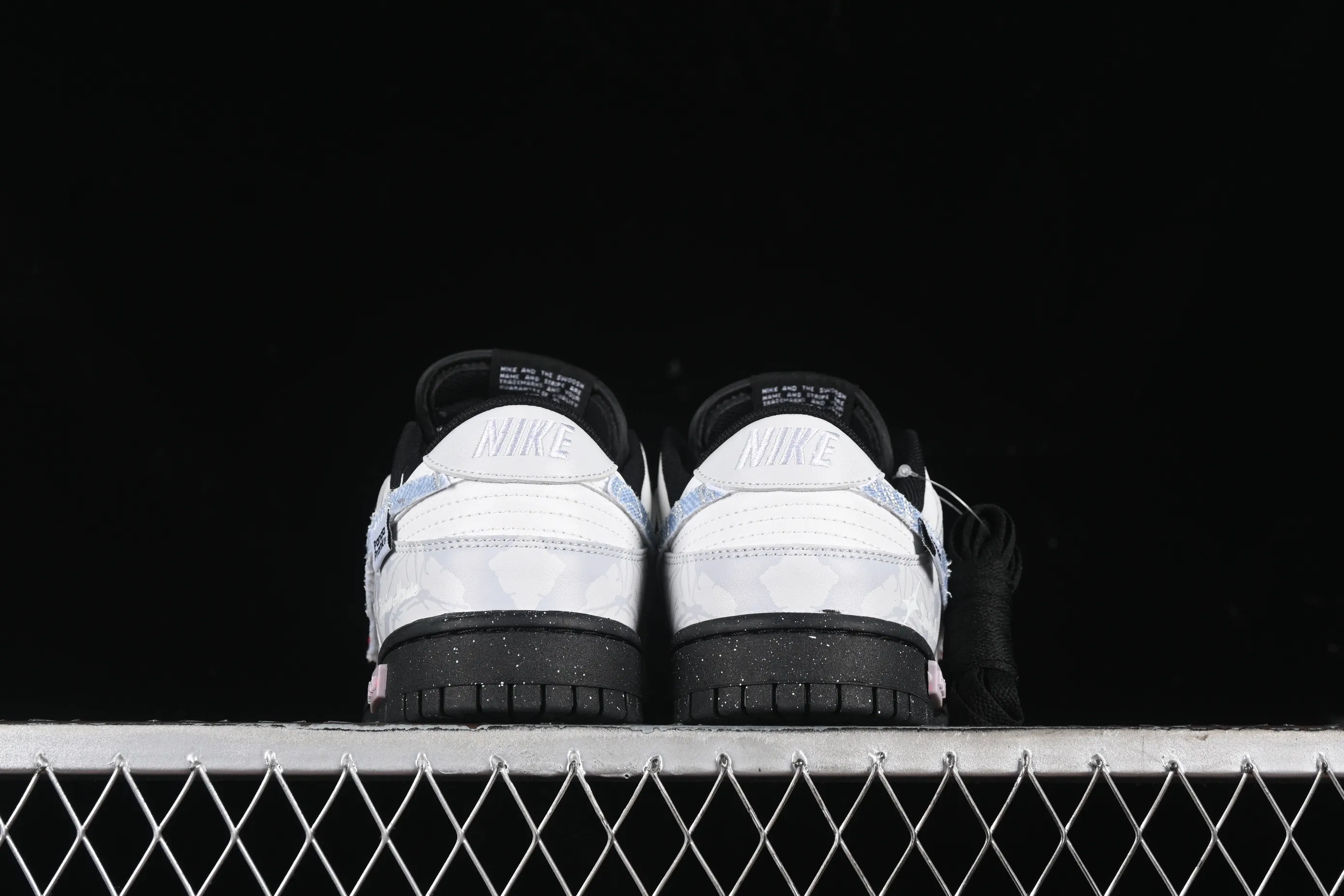 All Categories Nk SB Dunk Series Nk SB Dunk Low Low-top sneakers Nk Dunk Low Panda Prank Dream Lead Star Love Special Gift Box Low-top casual sneakers DD1391-100